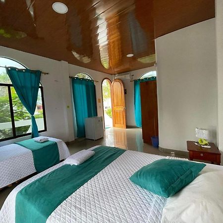 Hostal Muro De Las Lagrimas With High Speed Internet Starlink Puerto Villamil Zewnętrze zdjęcie