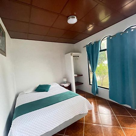 Hostal Muro De Las Lagrimas With High Speed Internet Starlink Puerto Villamil Zewnętrze zdjęcie