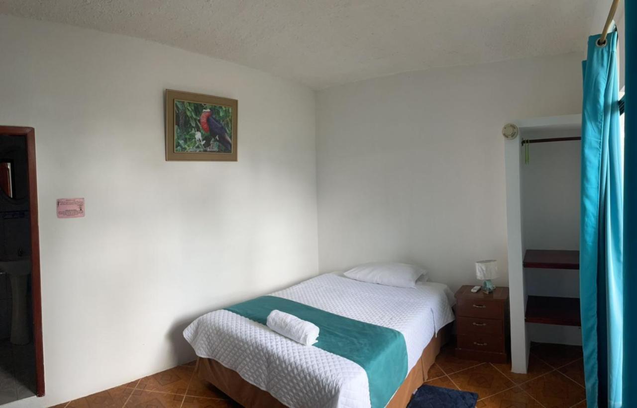 Hostal Muro De Las Lagrimas With High Speed Internet Starlink Puerto Villamil Zewnętrze zdjęcie