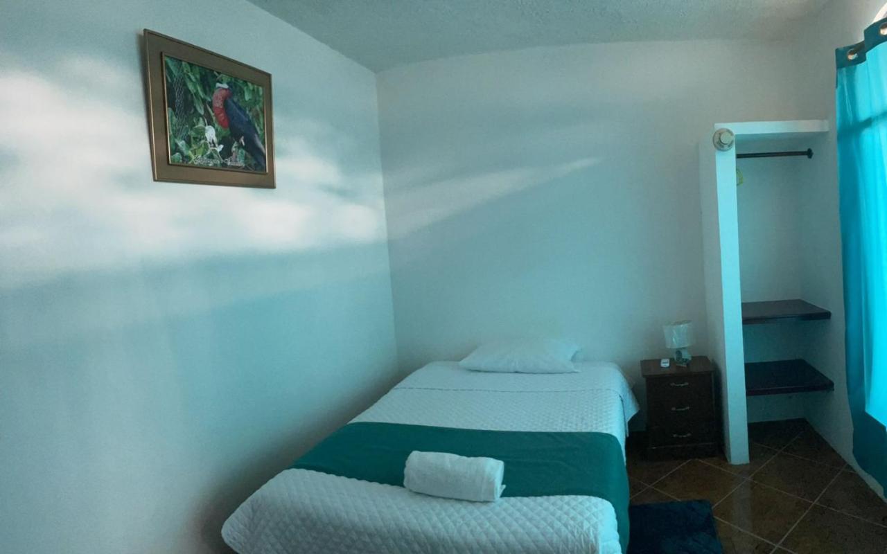 Hostal Muro De Las Lagrimas With High Speed Internet Starlink Puerto Villamil Zewnętrze zdjęcie