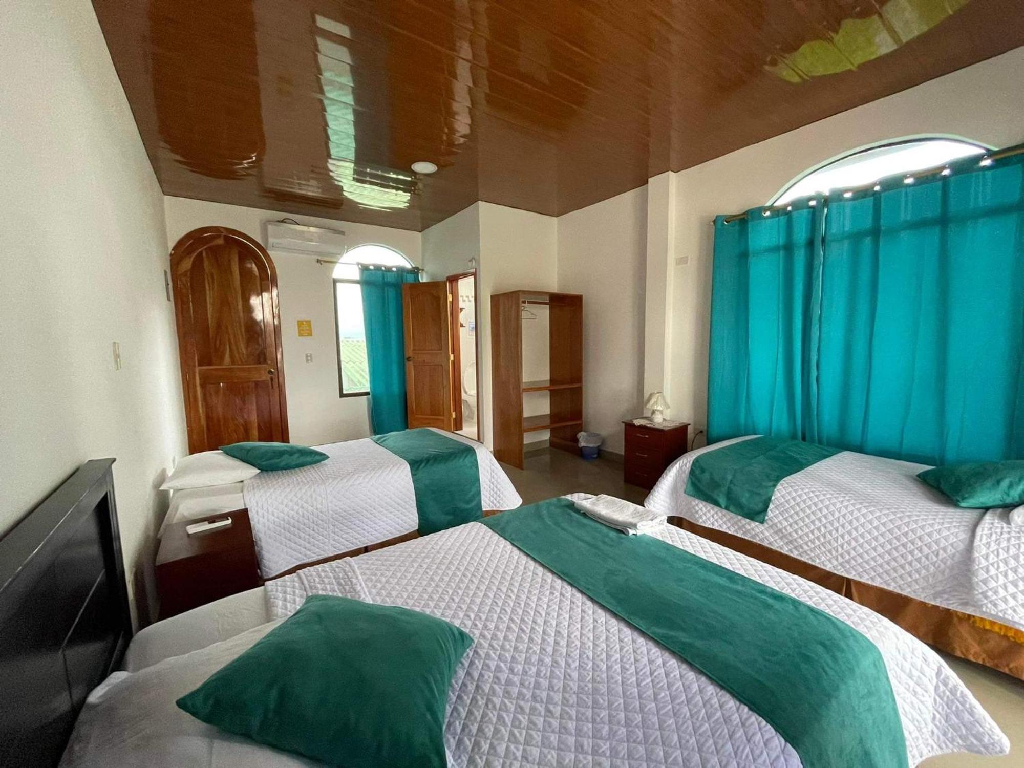 Hostal Muro De Las Lagrimas With High Speed Internet Starlink Puerto Villamil Zewnętrze zdjęcie