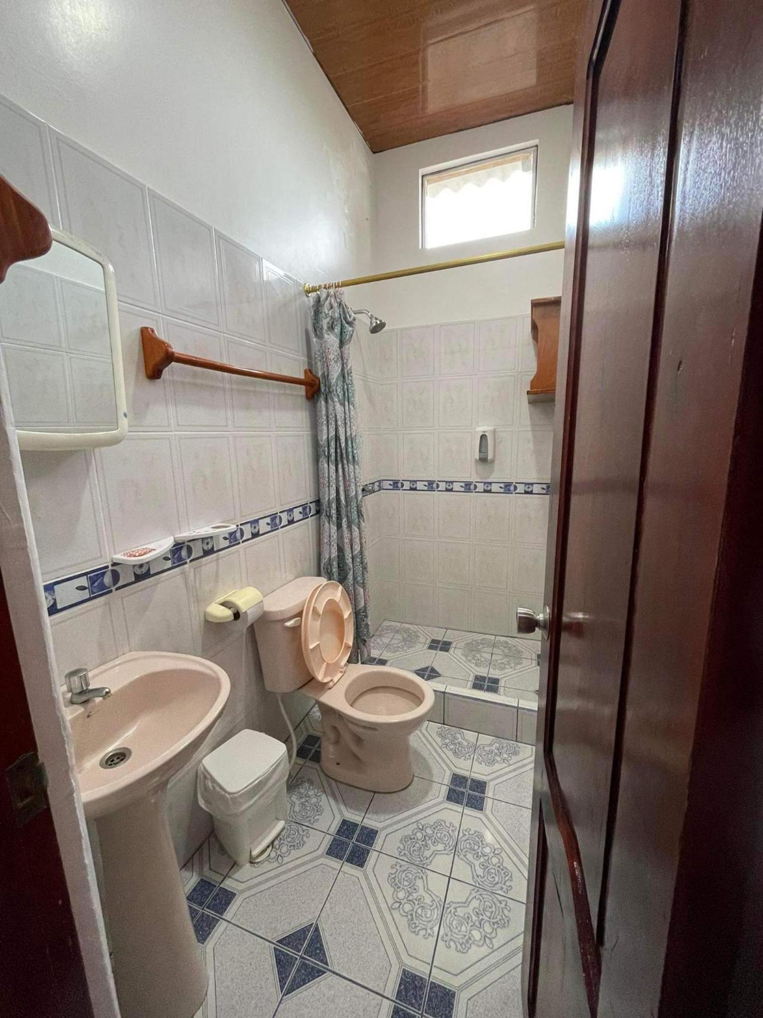 Hostal Muro De Las Lagrimas With High Speed Internet Starlink Puerto Villamil Zewnętrze zdjęcie