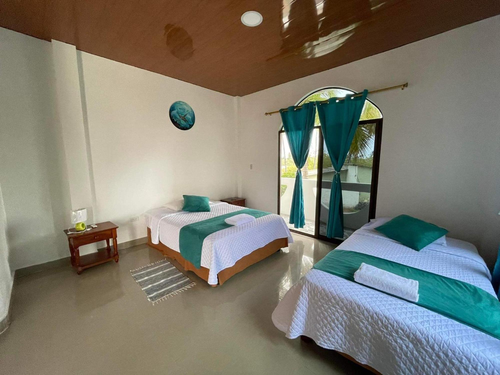 Hostal Muro De Las Lagrimas With High Speed Internet Starlink Puerto Villamil Zewnętrze zdjęcie