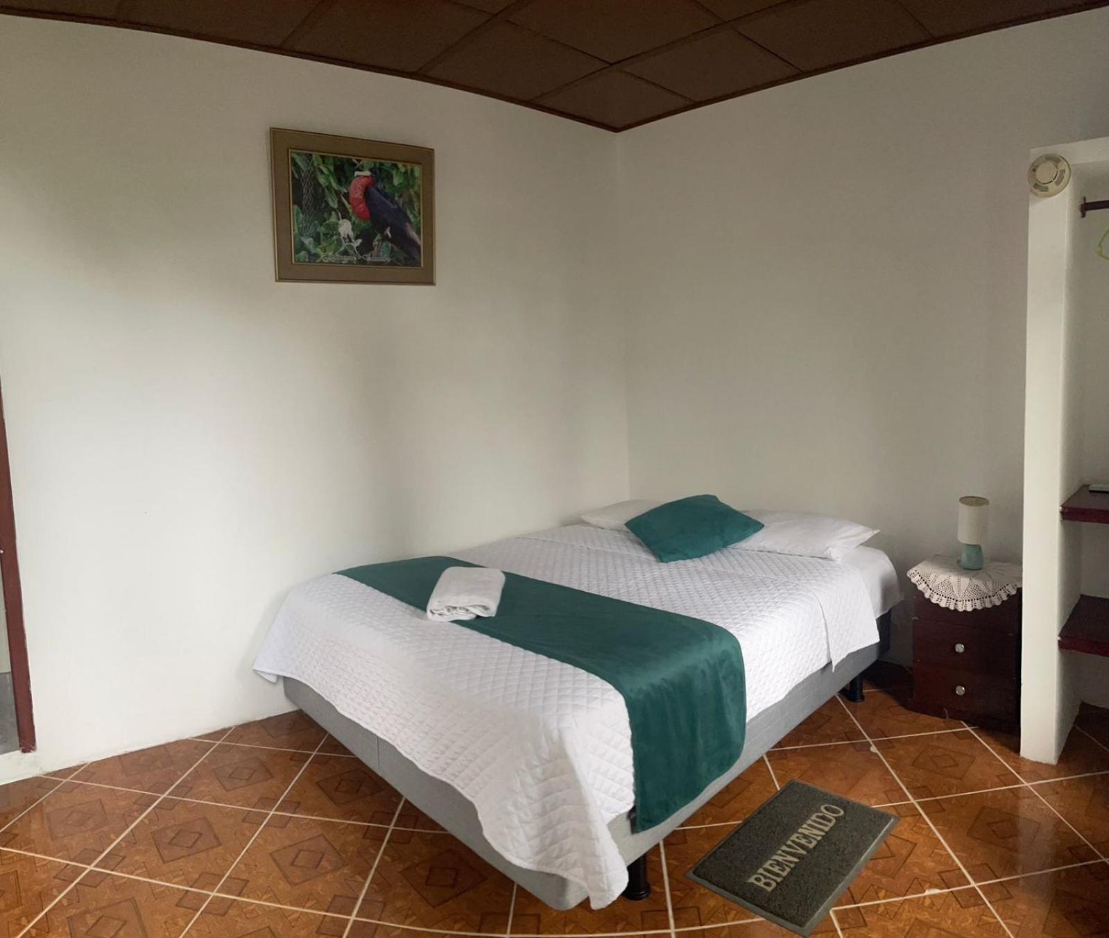 Hostal Muro De Las Lagrimas With High Speed Internet Starlink Puerto Villamil Zewnętrze zdjęcie