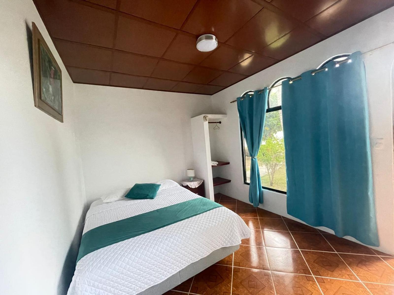 Hostal Muro De Las Lagrimas With High Speed Internet Starlink Puerto Villamil Zewnętrze zdjęcie